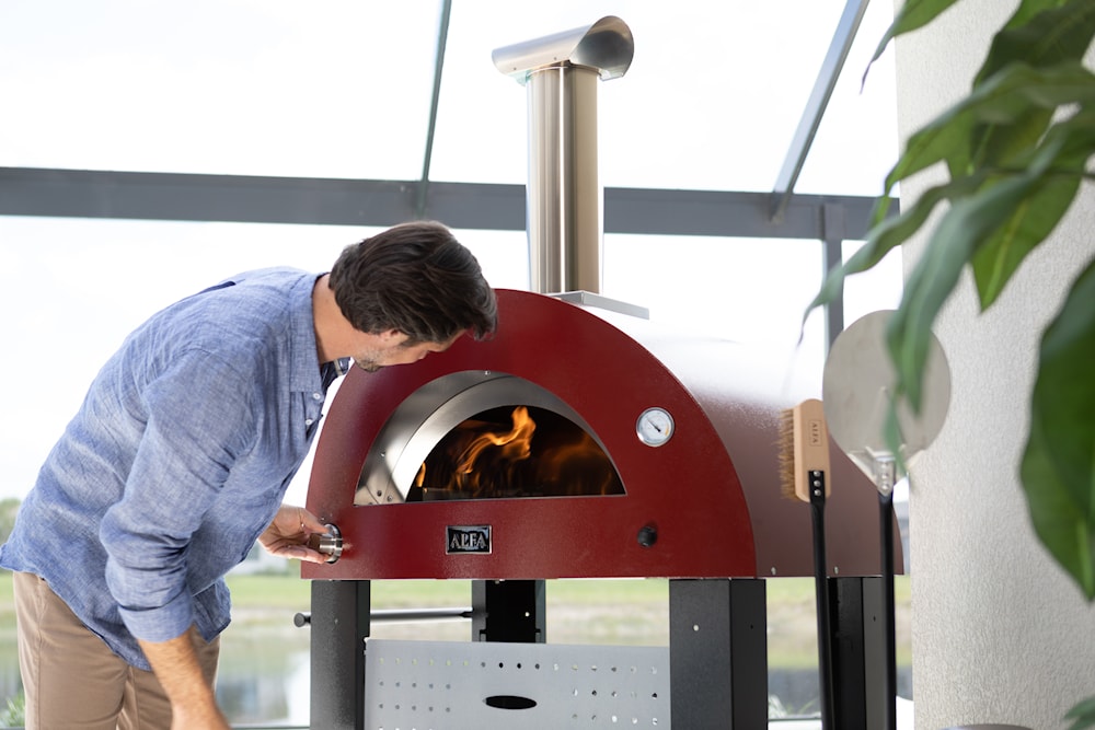 Alfa Moderno 3 Hybrid, röd Grillar & Pizzaugnar miljöbild